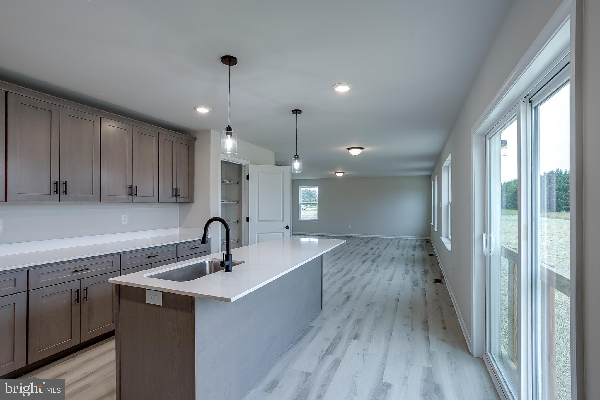 8 FIELDSTONE