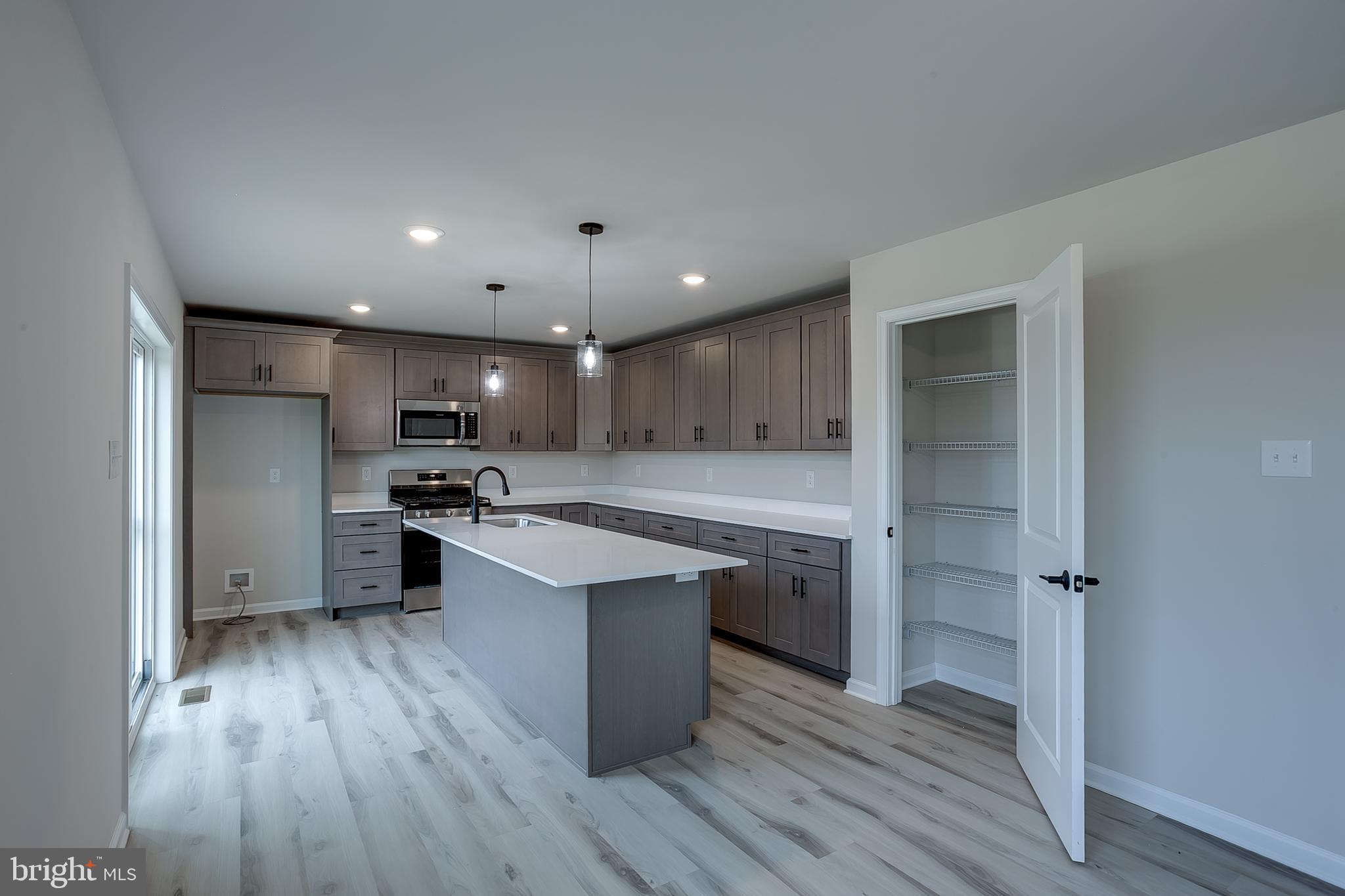 8 FIELDSTONE
