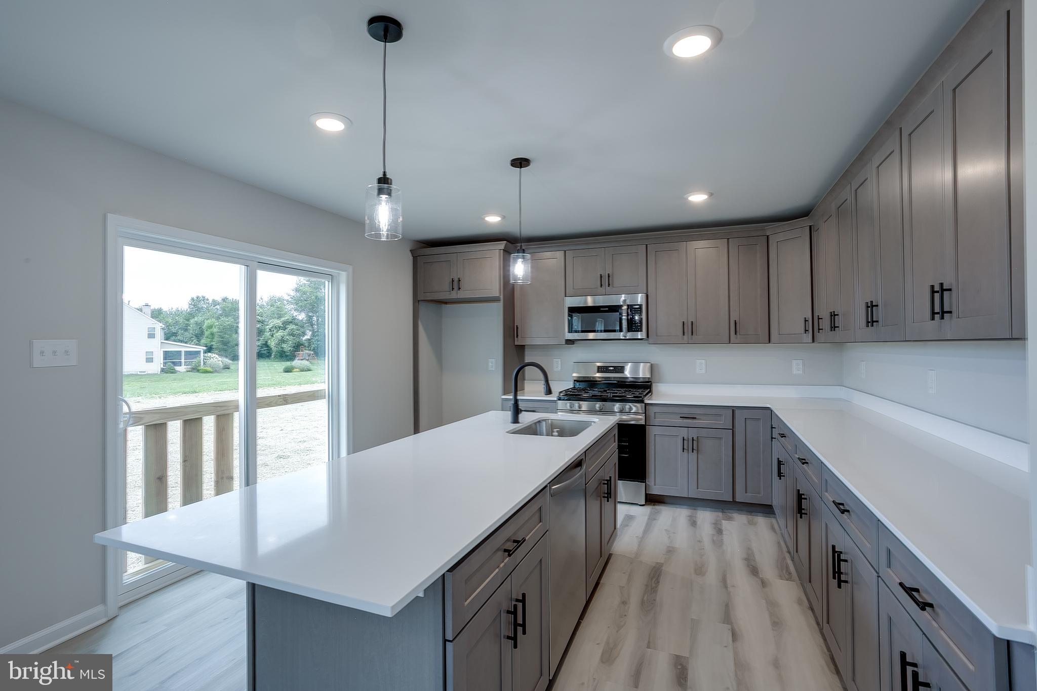 8 FIELDSTONE