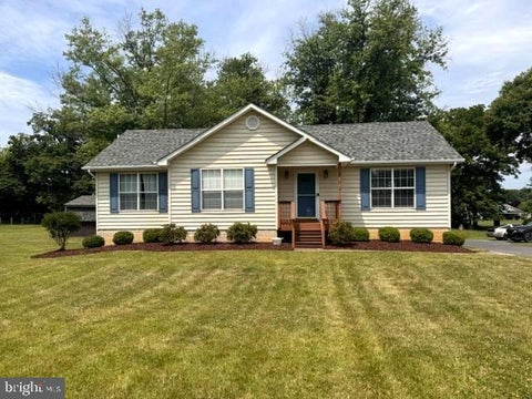 Homes For Sale - 5487 Summit Point Road<br/> CHARLES TOWN, WV 25414