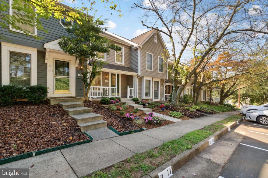 OFFER DEADLINE ON MONDAY, 10/2 5PM.  Please see MLS docs for offer instructions and list of recent upgrades. RA resale disclosures available, please contact LA for more details and see noted on offer instructions. Please keep all lights turned ON after showing.