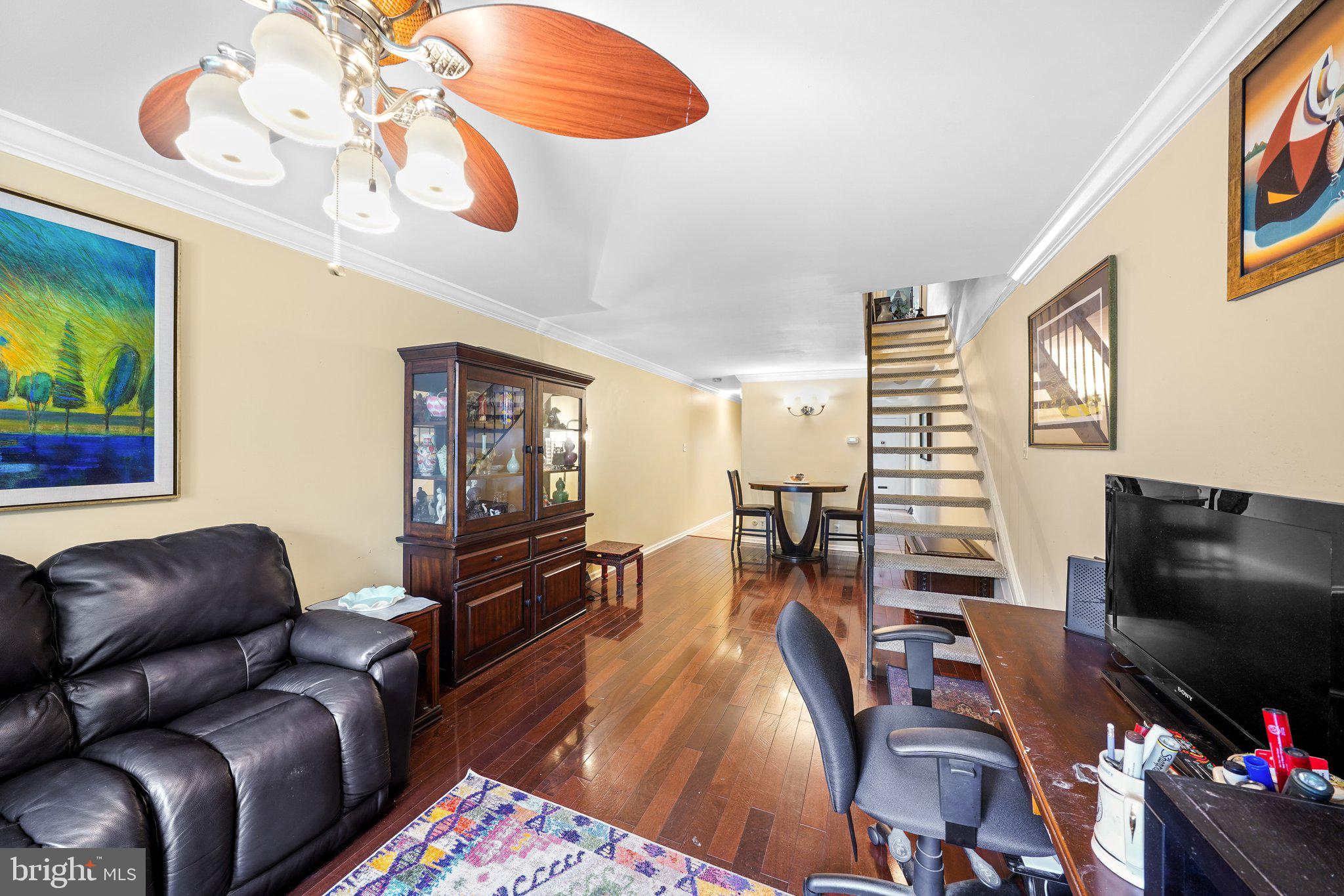 SUMMIT HOUSE - Residential