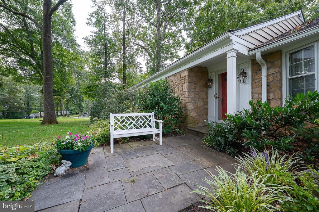 Photo of 712 Woodcrest Road, WAYNE, PA 19087 (MLS # PADE2098960)
