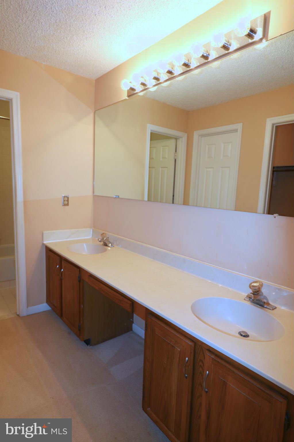 WOODS LANDING - Residential Lease