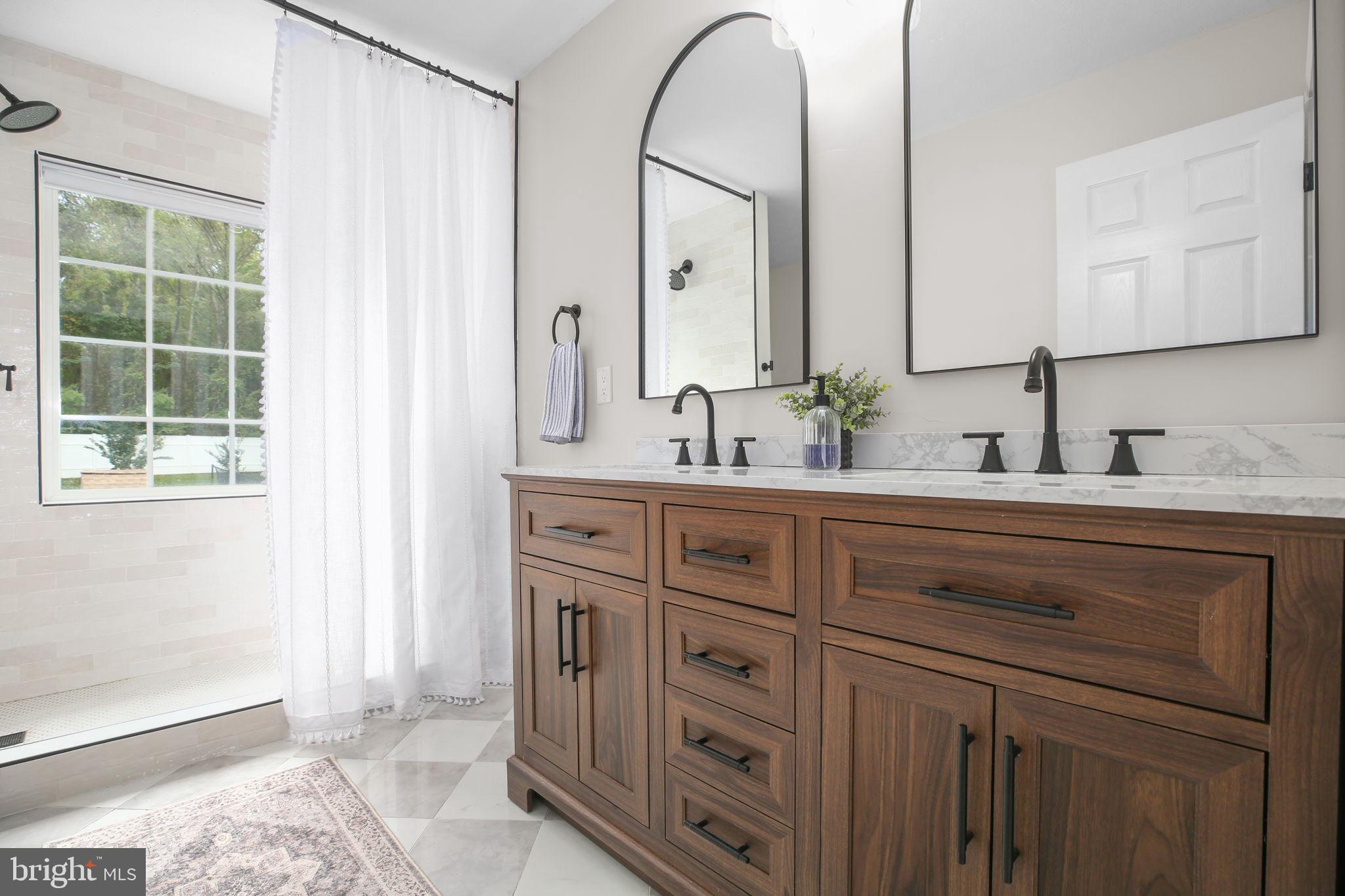 ROYAL OAKS - Residential