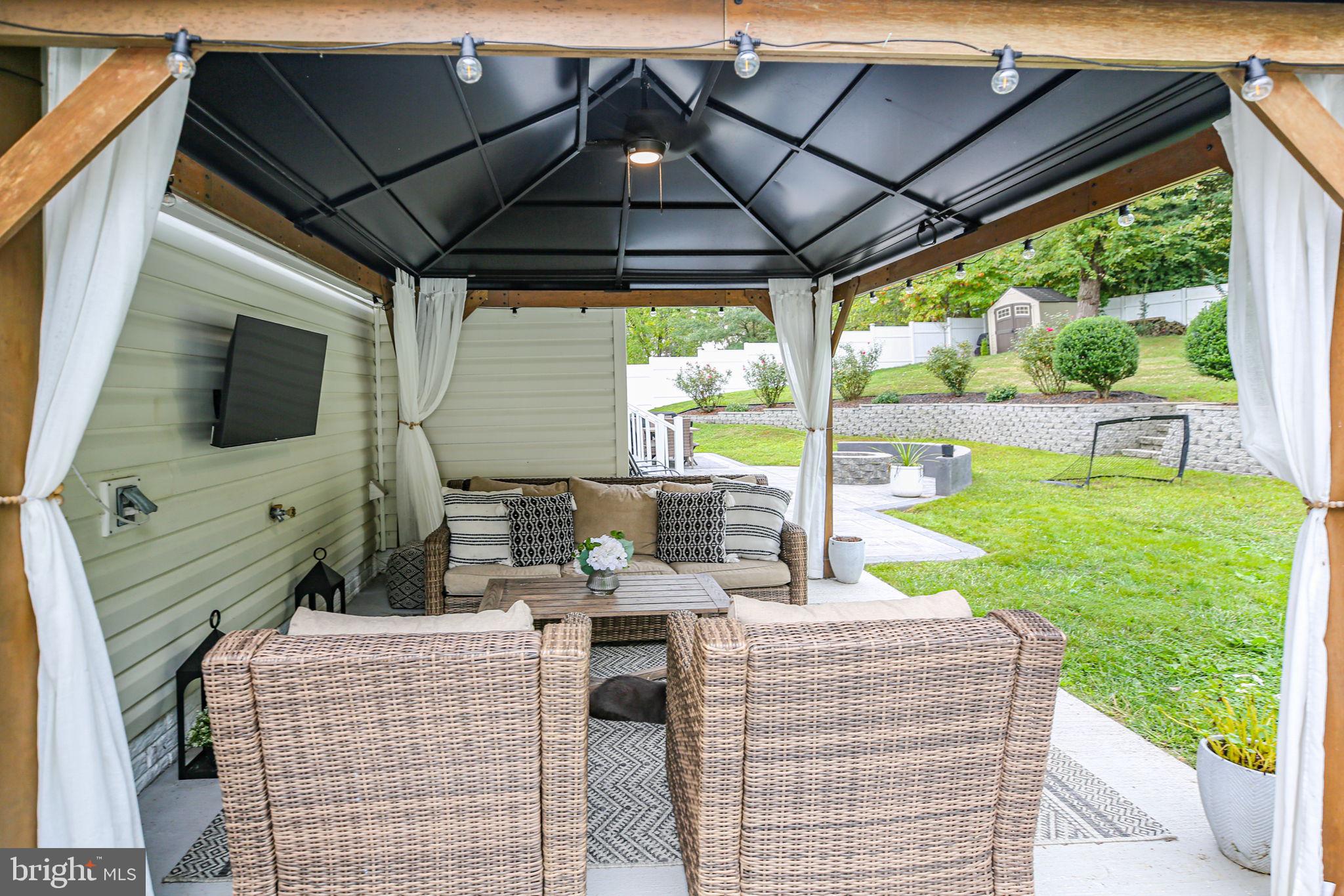 ROYAL OAKS - Residential