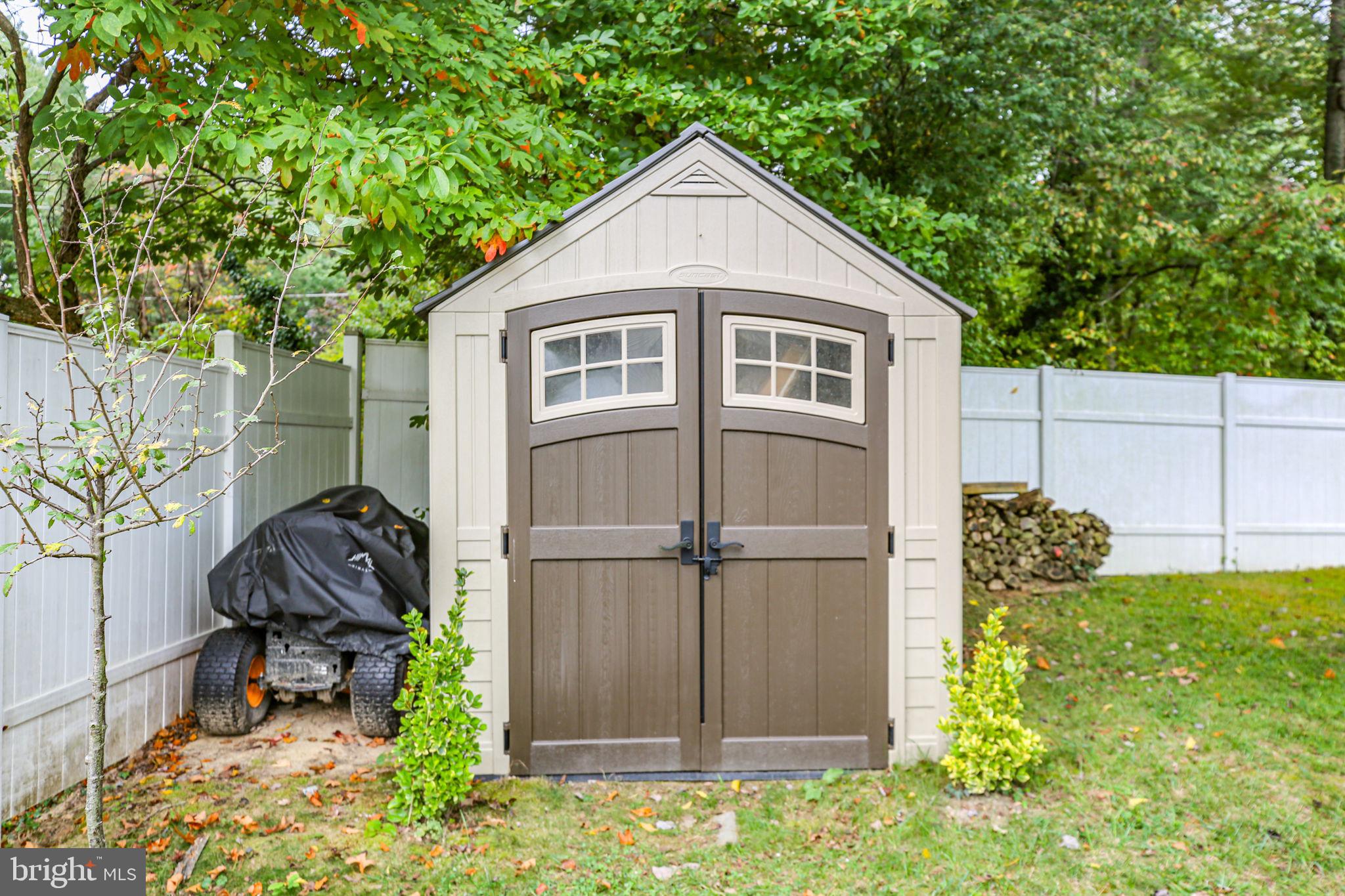 ROYAL OAKS - Residential