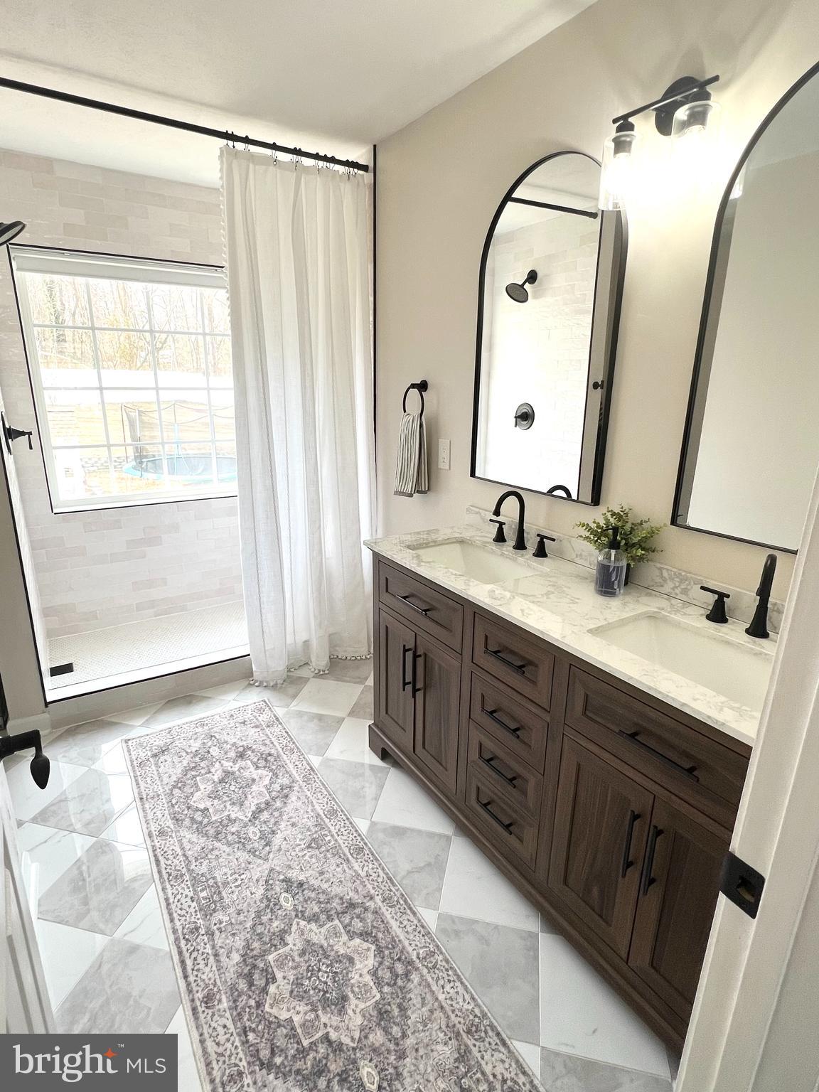 ROYAL OAKS - Residential