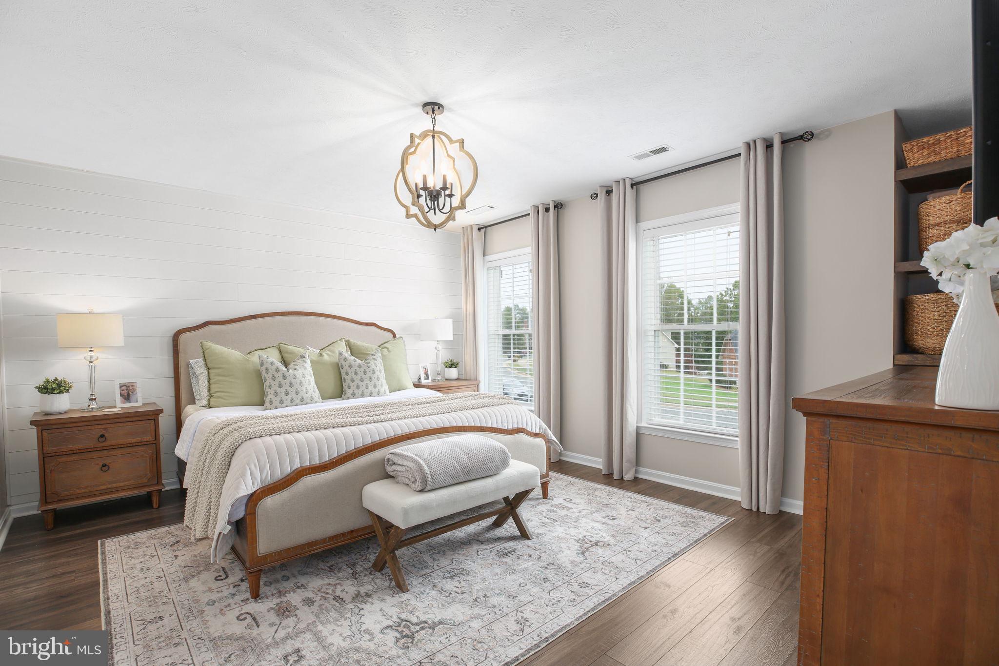 ROYAL OAKS - Residential