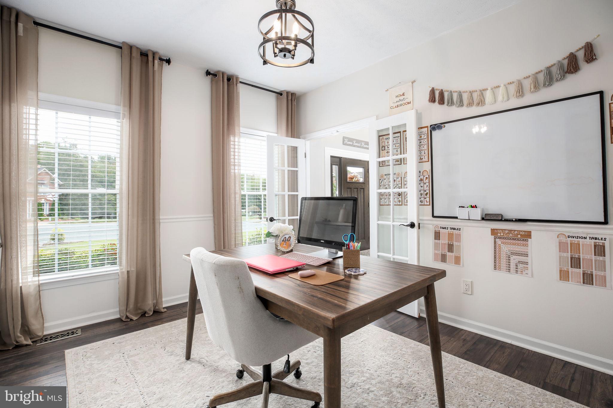 ROYAL OAKS - Residential