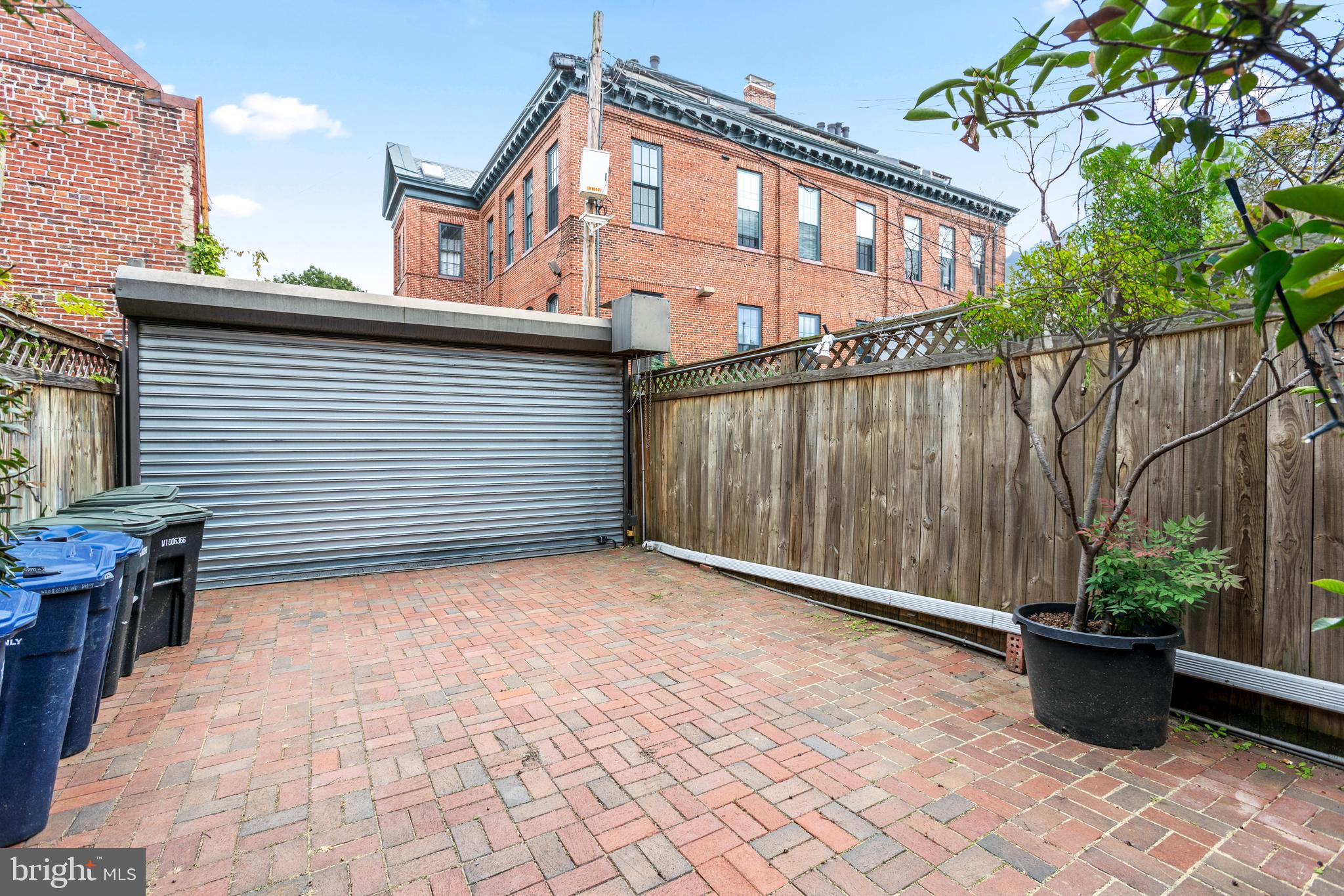 CAPITOL HILL - Residential