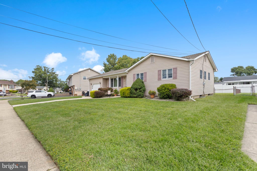 Photo of 28 Dan Road, HAMILTON, NJ 08620 (MLS # NJME2083766)