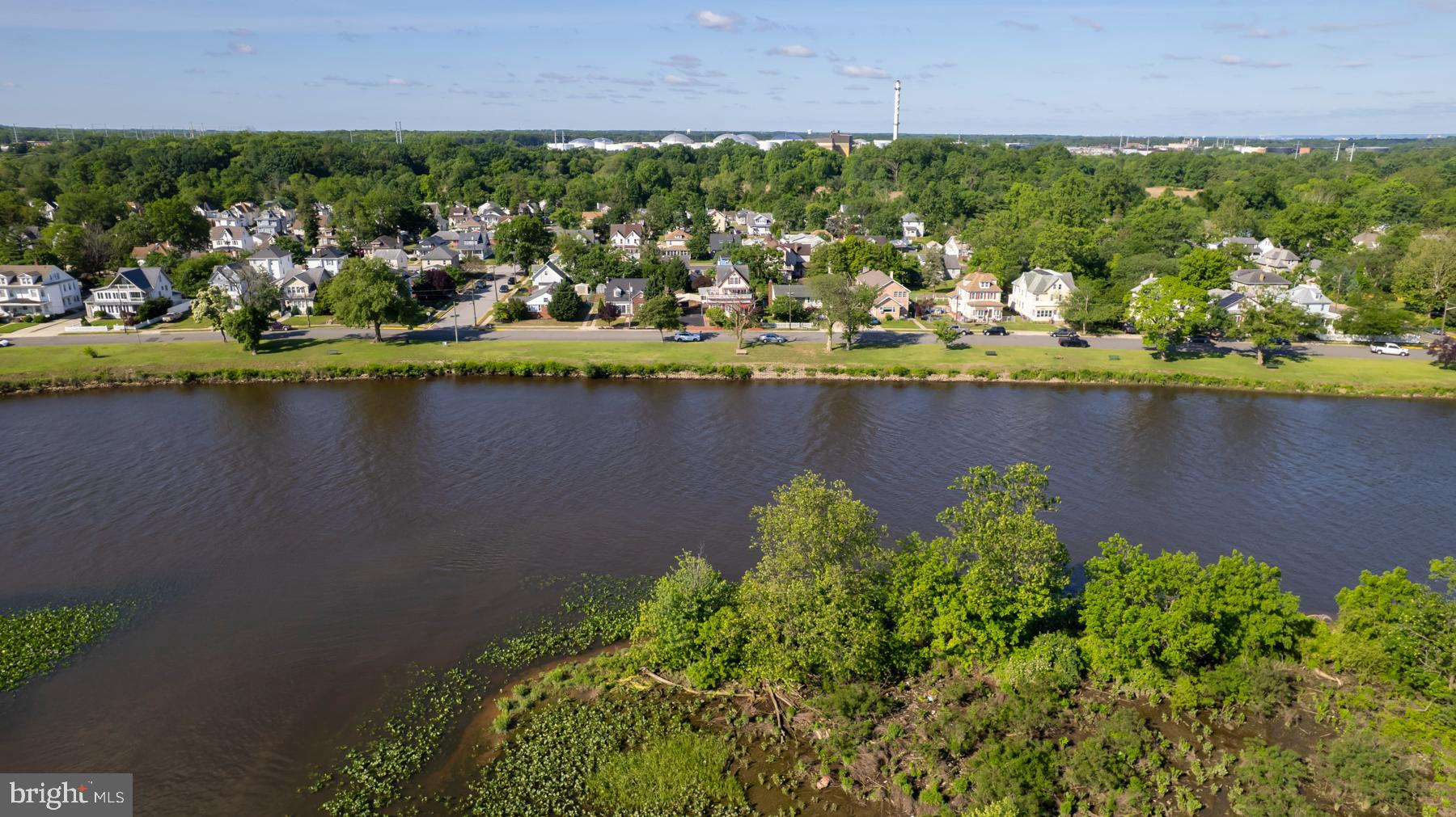 512 RIVER DRIVE