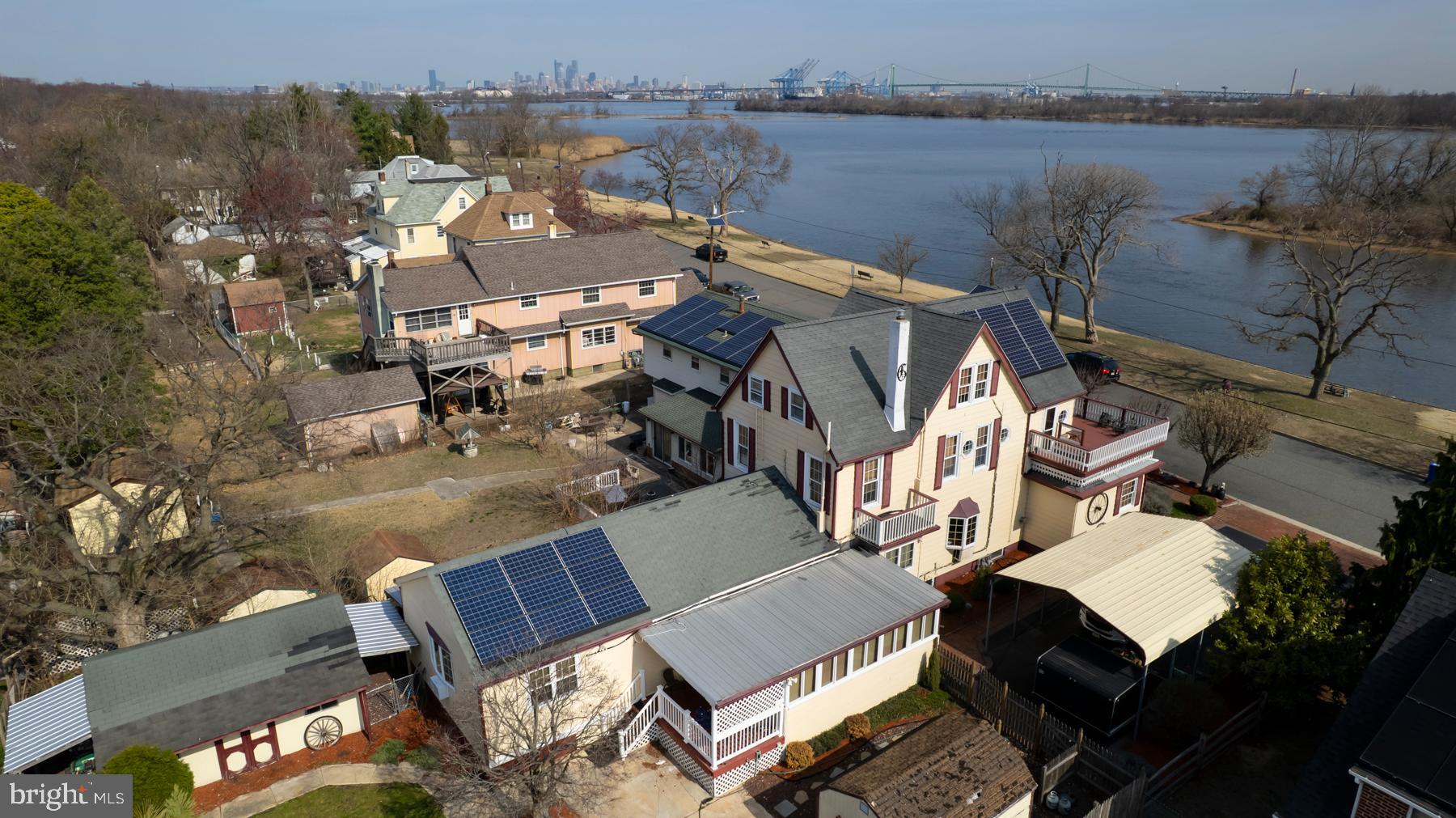 512 RIVER DRIVE