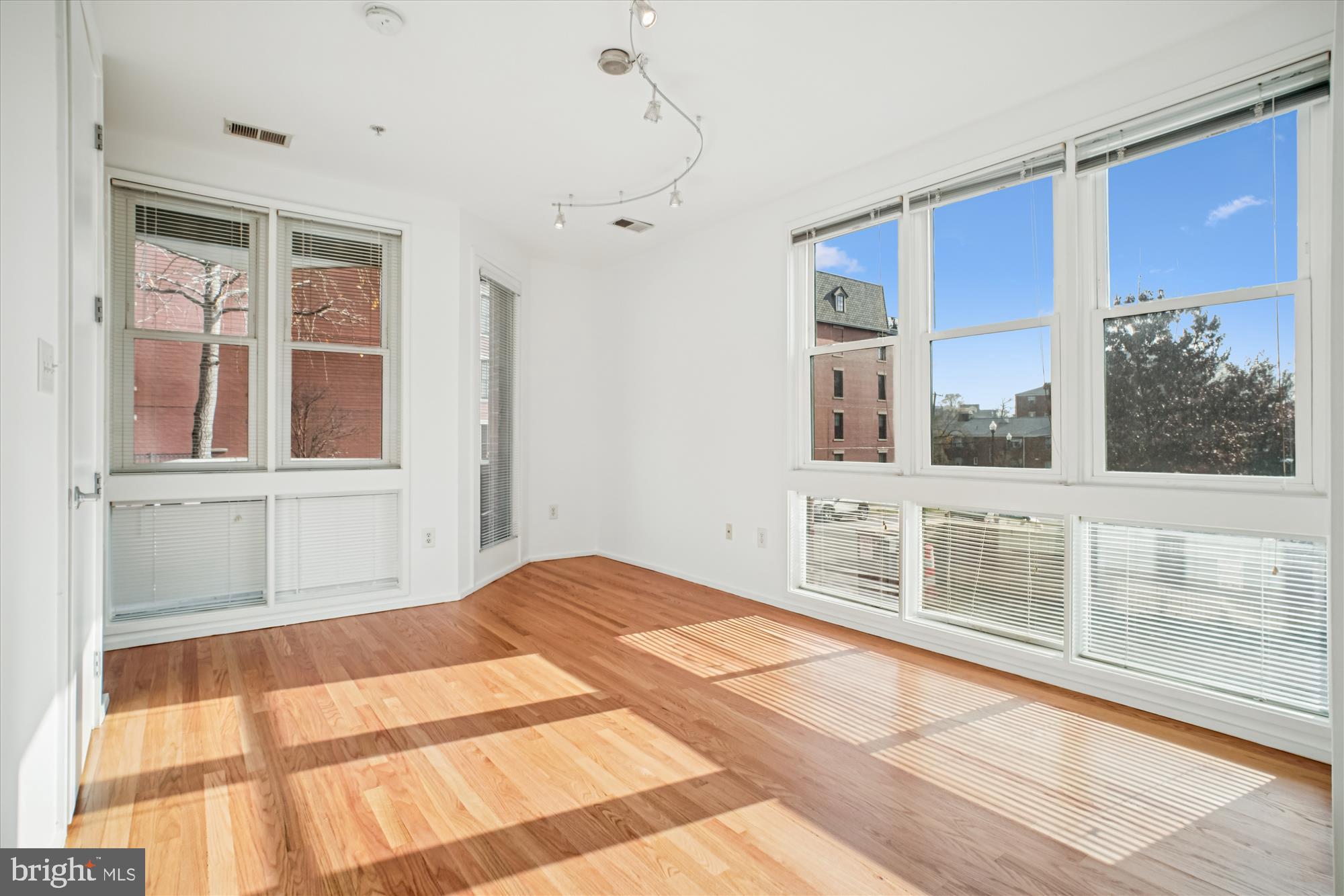 BROMPTONS - Residential