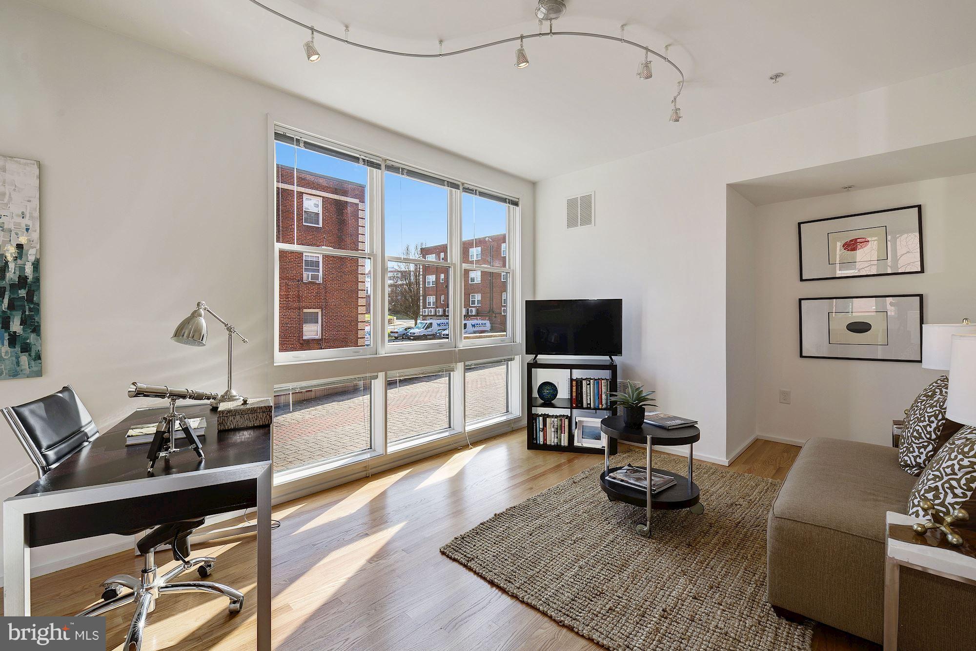 1662 N QUINN STREET N