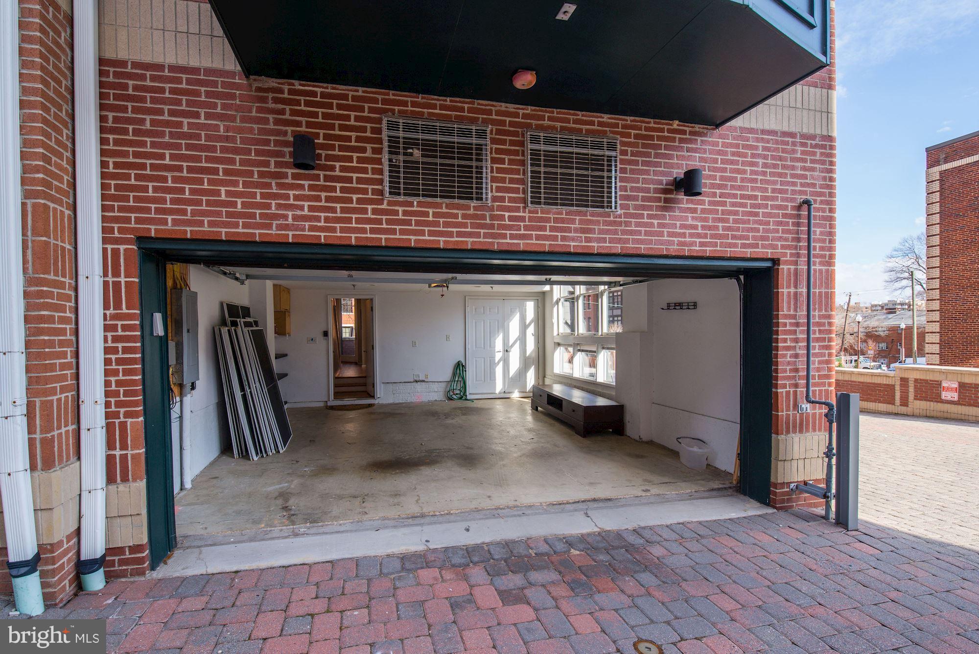 BROMPTONS - Residential