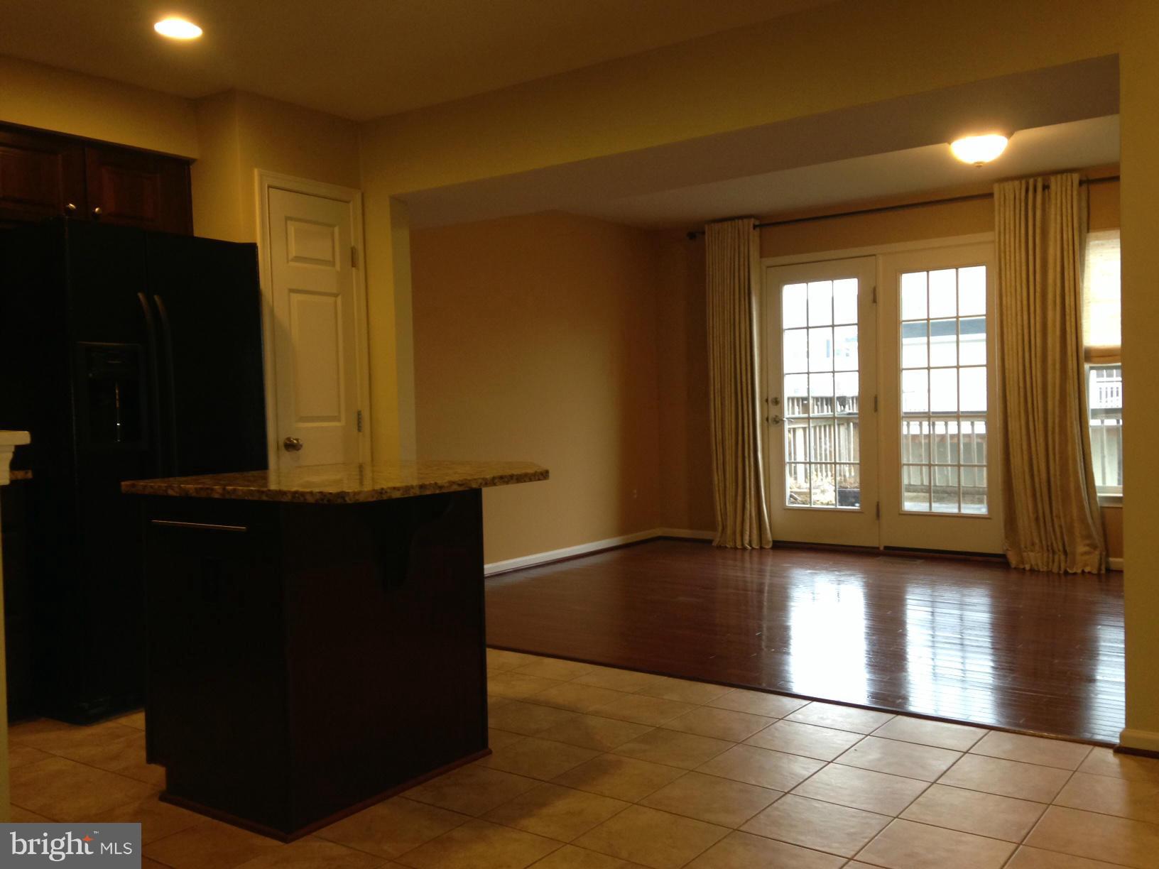 LAKELAND PLACE - Residential Lease