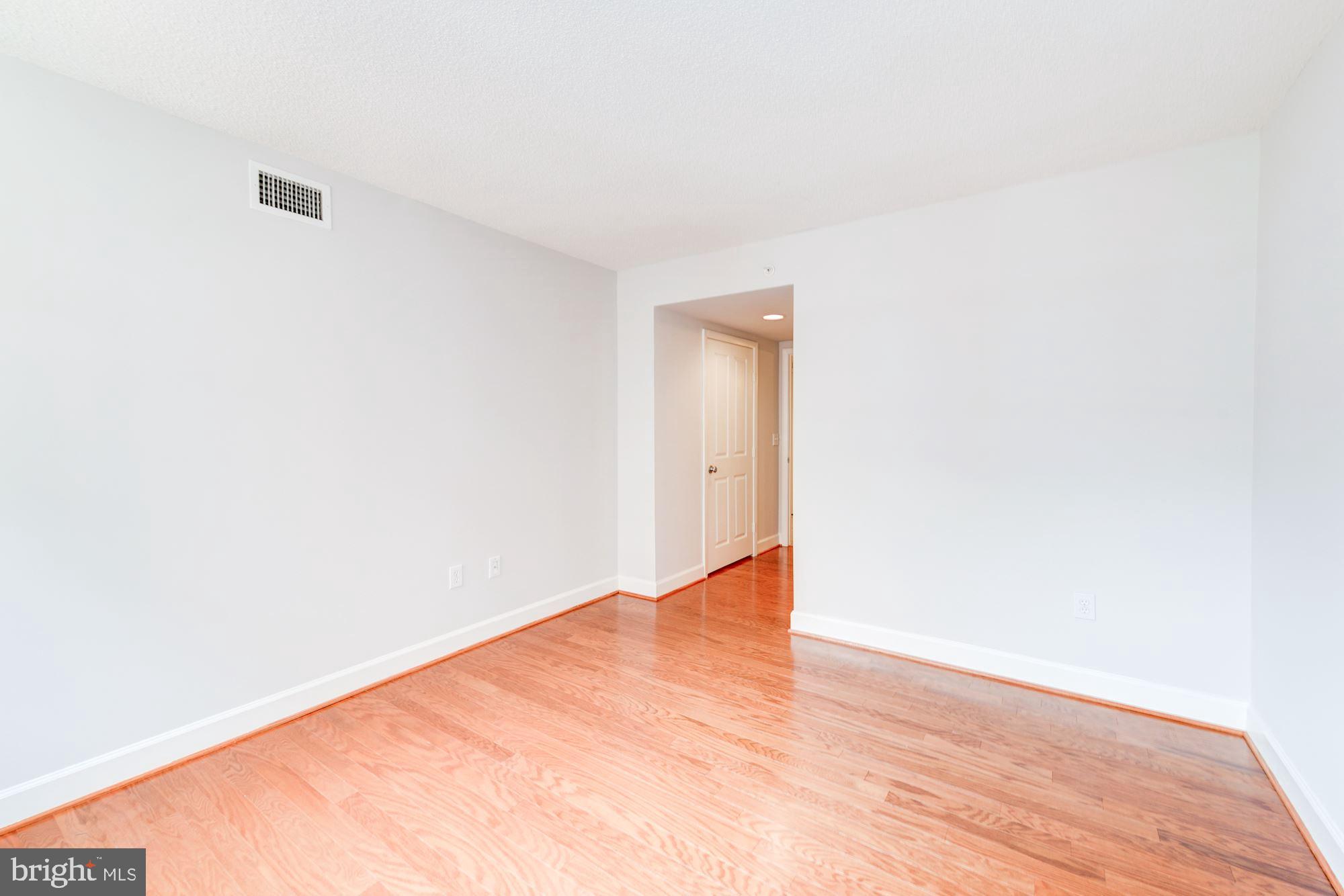 STATION SQUARE - Residential Lease