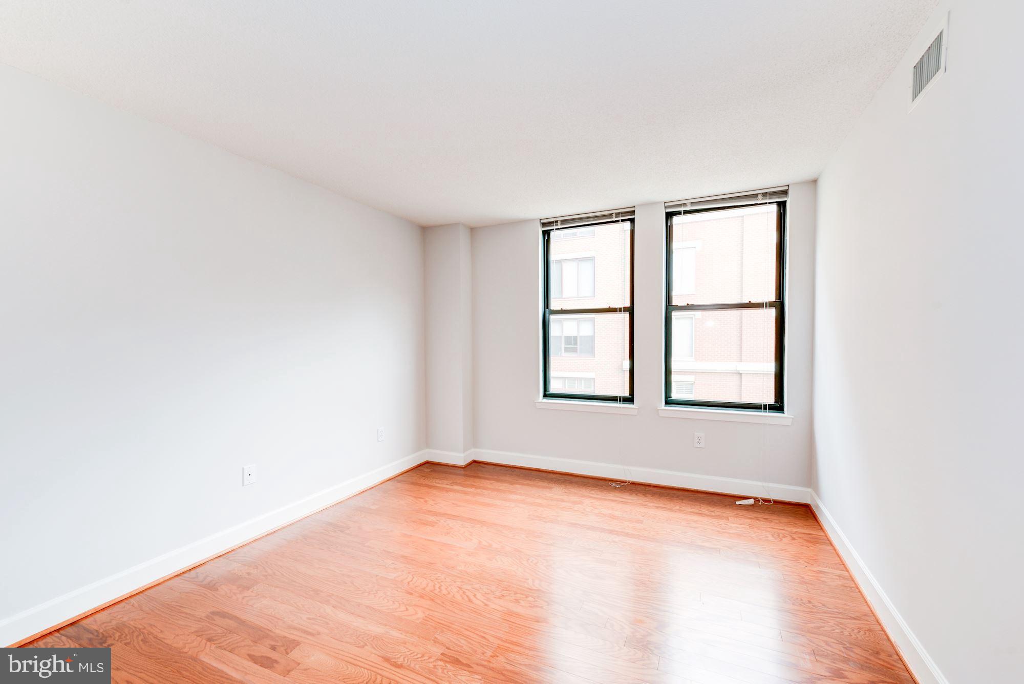 STATION SQUARE - Residential Lease