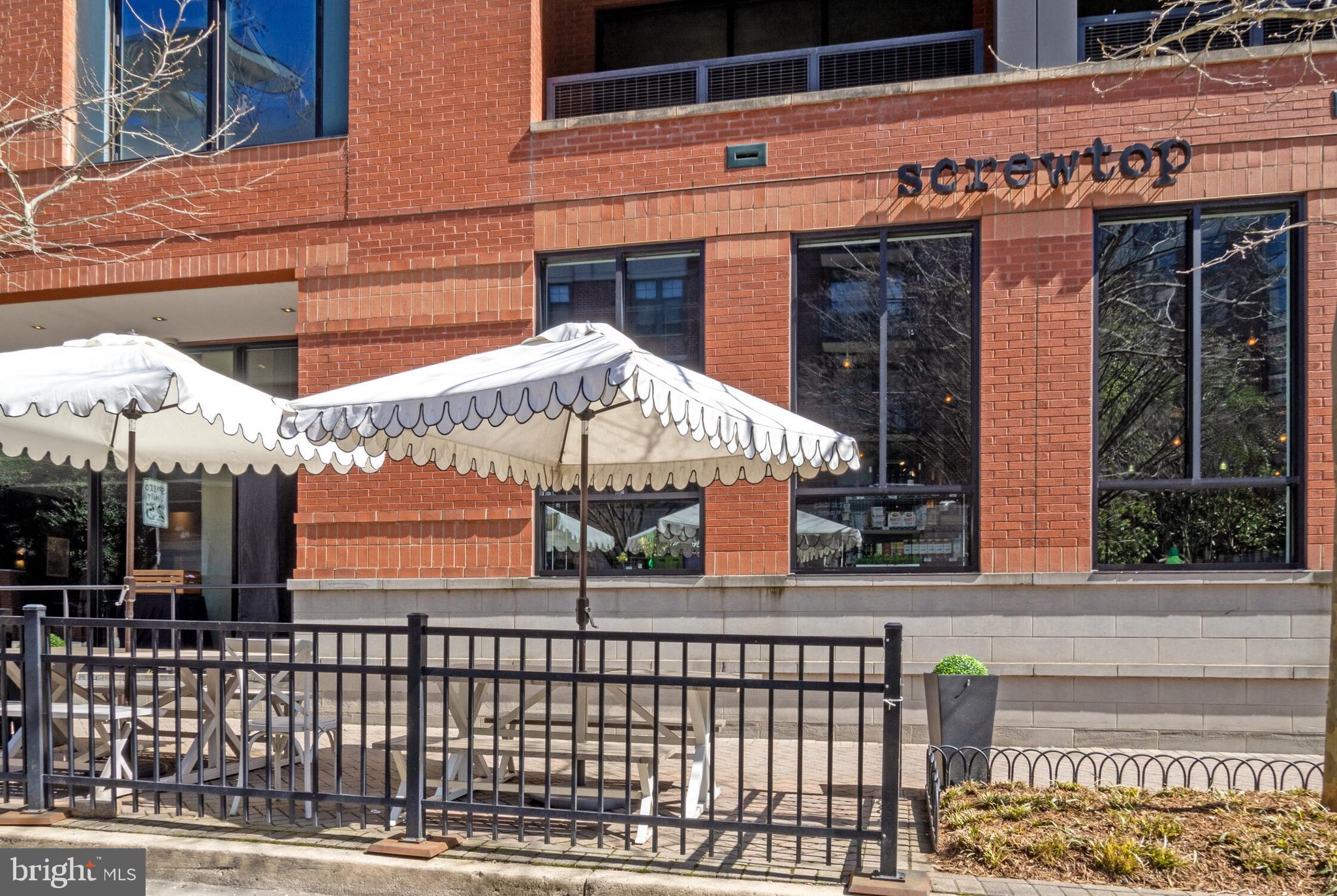 STATION SQUARE - Residential Lease