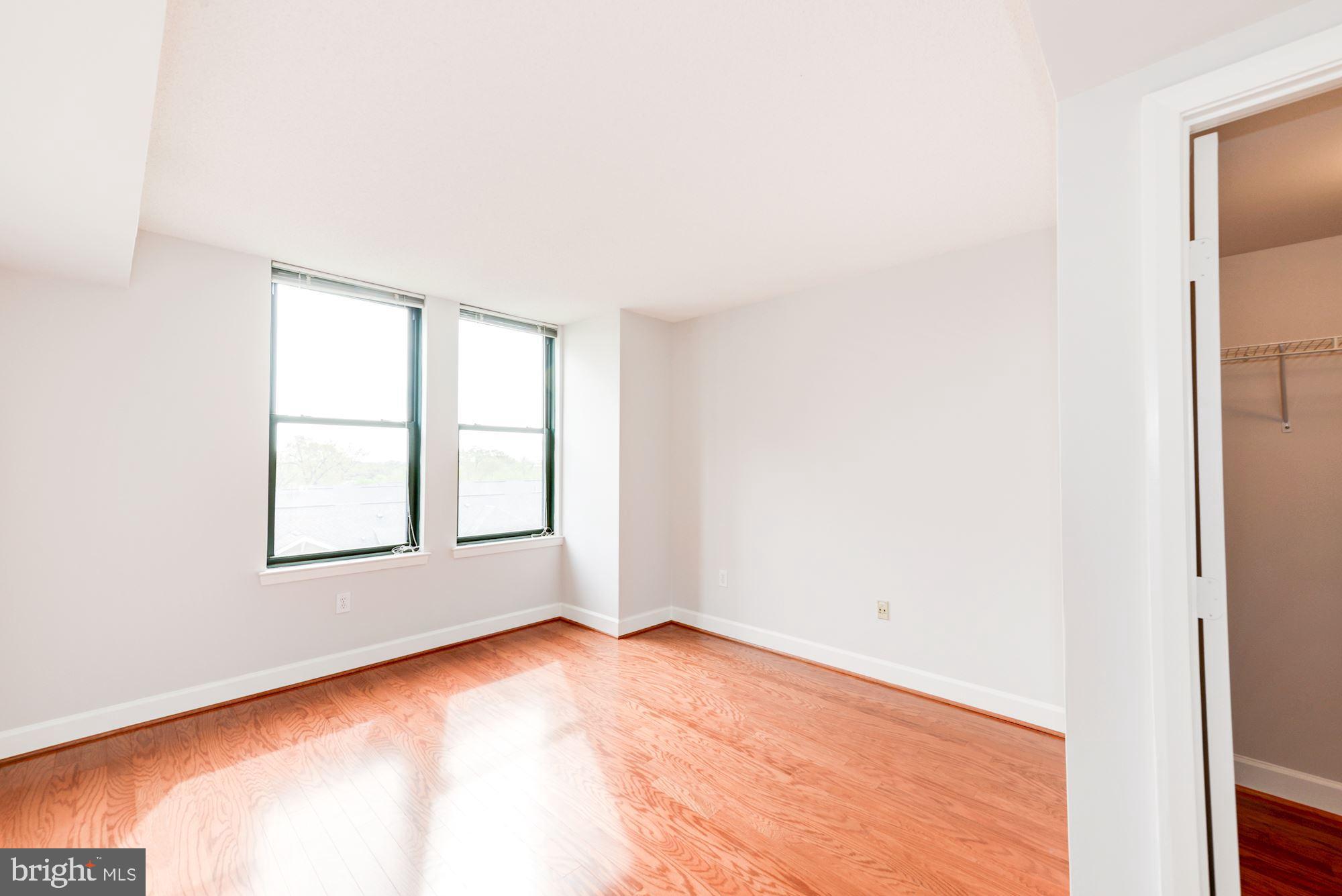 STATION SQUARE - Residential Lease