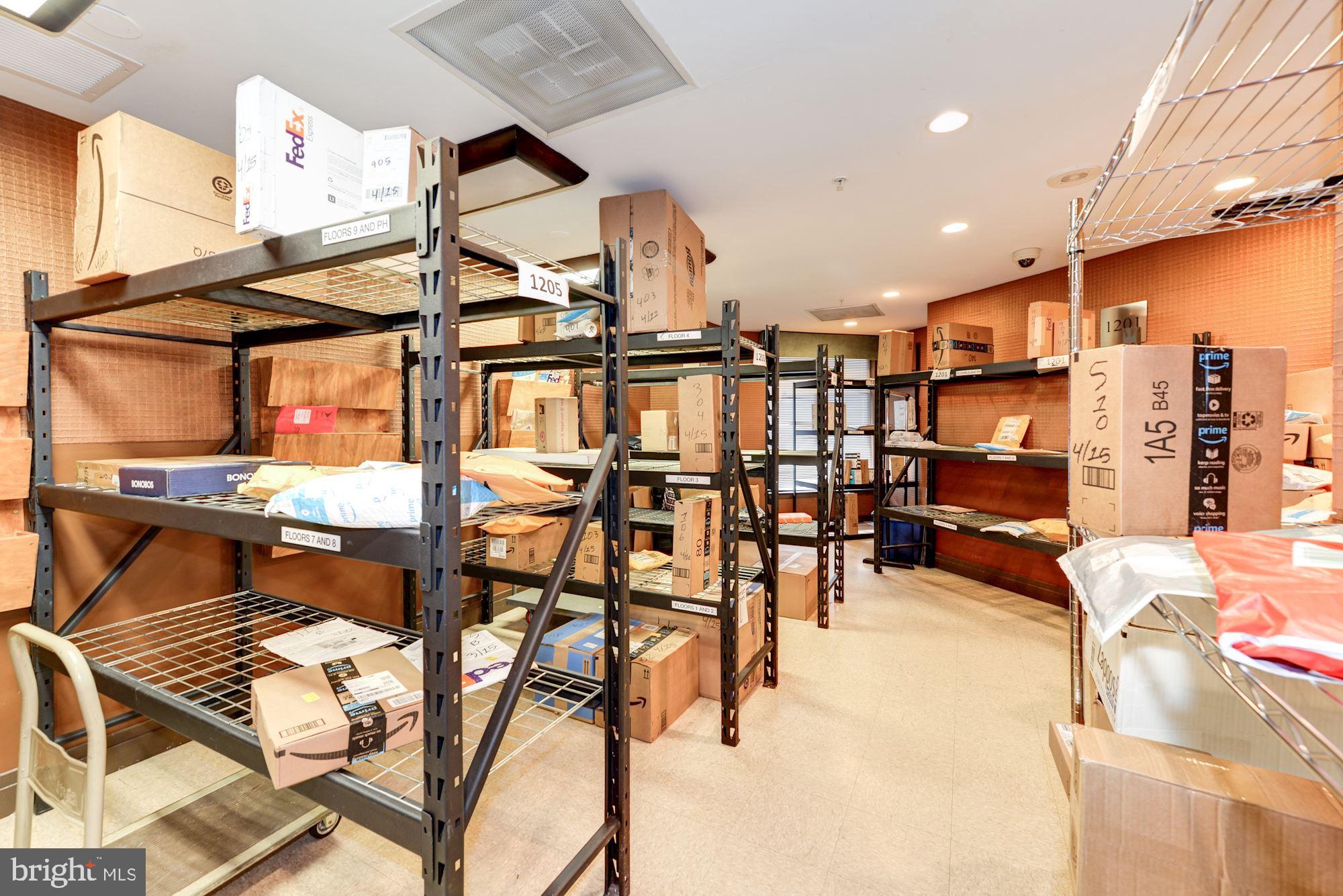 STATION SQUARE - Residential Lease