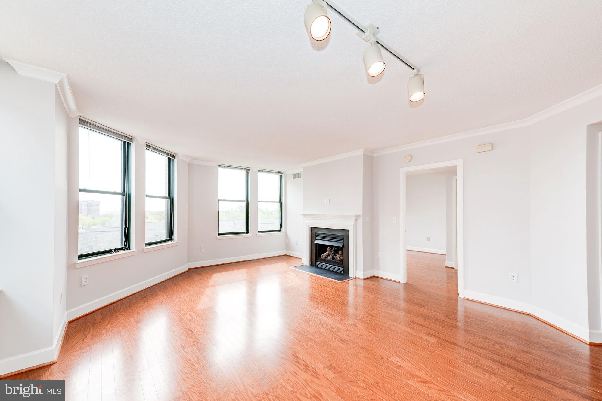 STATION SQUARE - Residential Lease