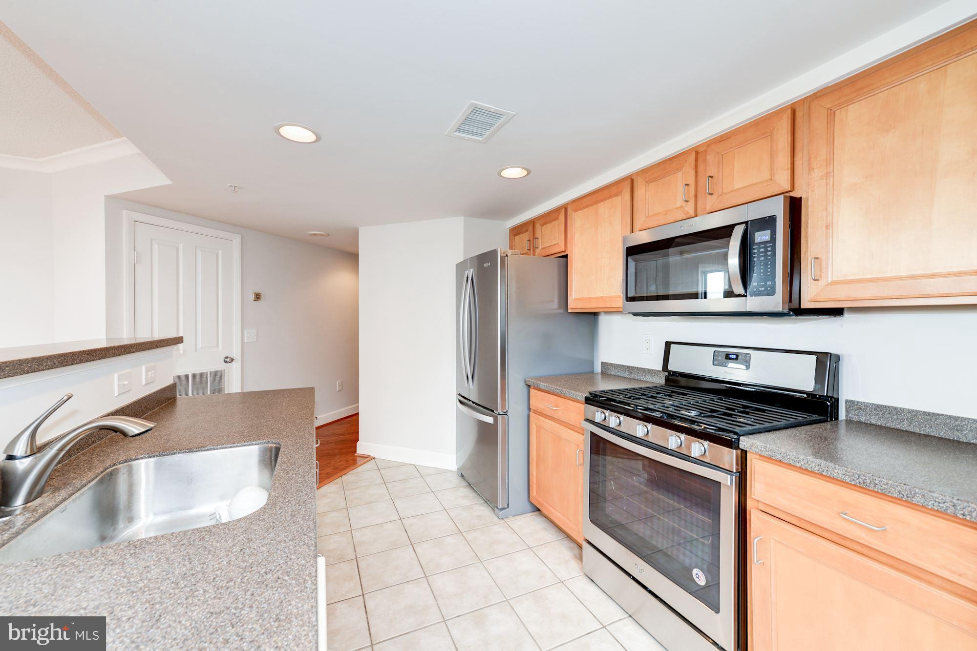 STATION SQUARE - Residential Lease