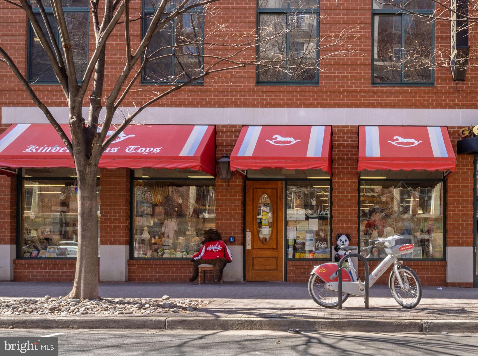 STATION SQUARE - Residential Lease