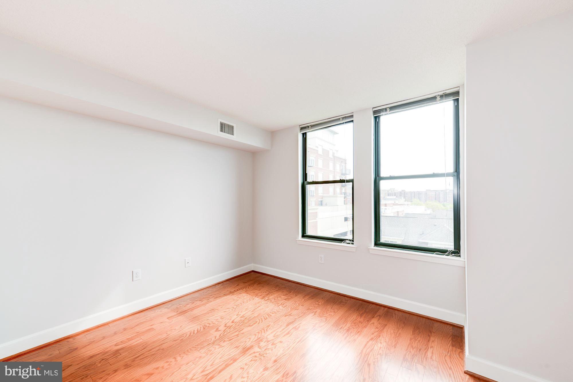 STATION SQUARE - Residential Lease