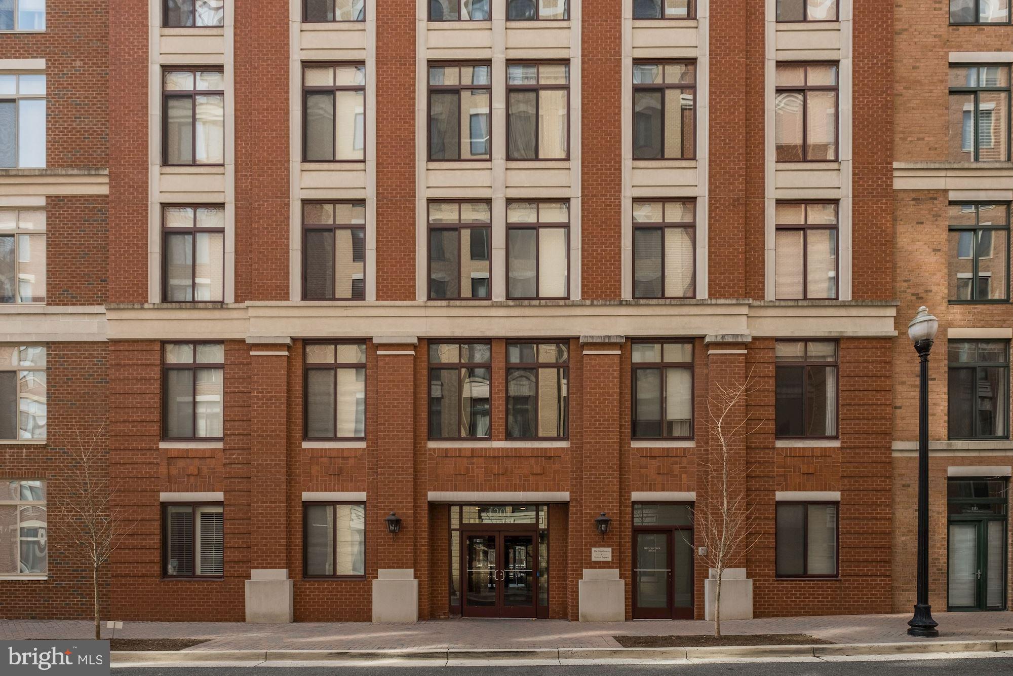 STATION SQUARE - Residential Lease