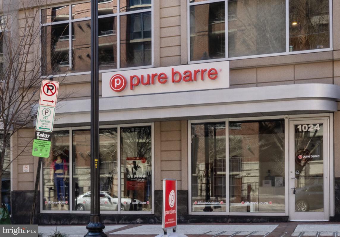 STATION SQUARE - Residential Lease