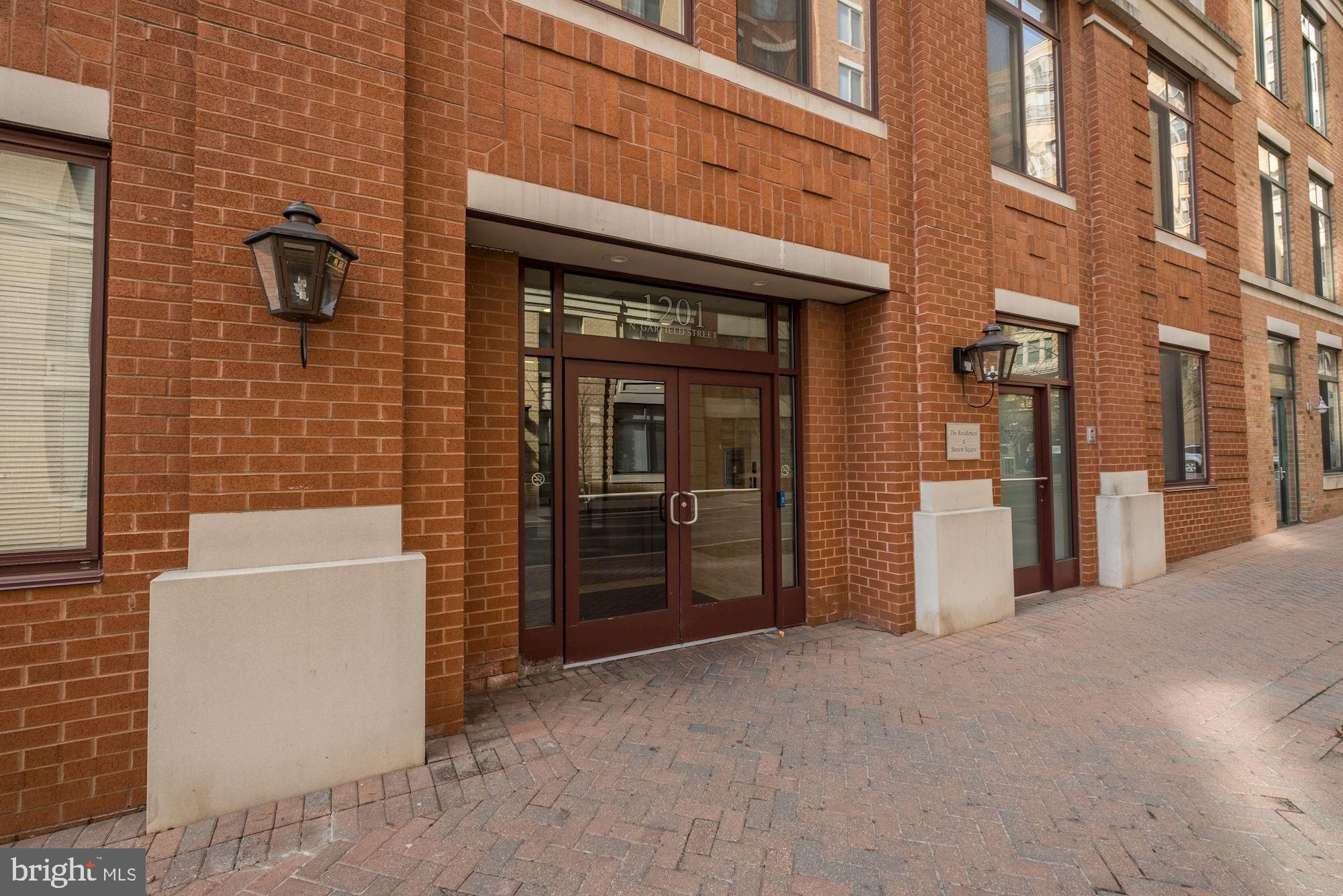 STATION SQUARE - Residential Lease