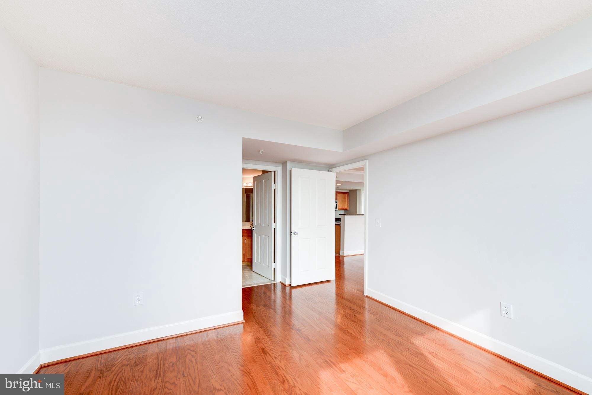 STATION SQUARE - Residential Lease