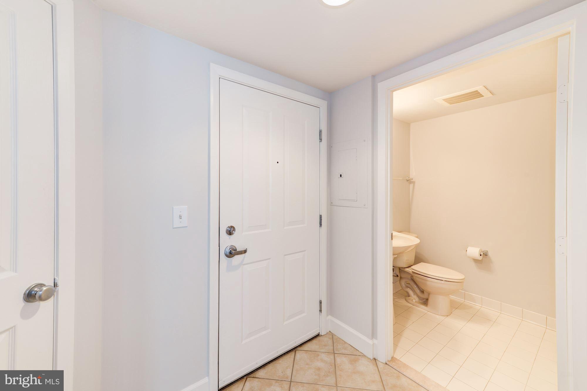 STATION SQUARE - Residential Lease