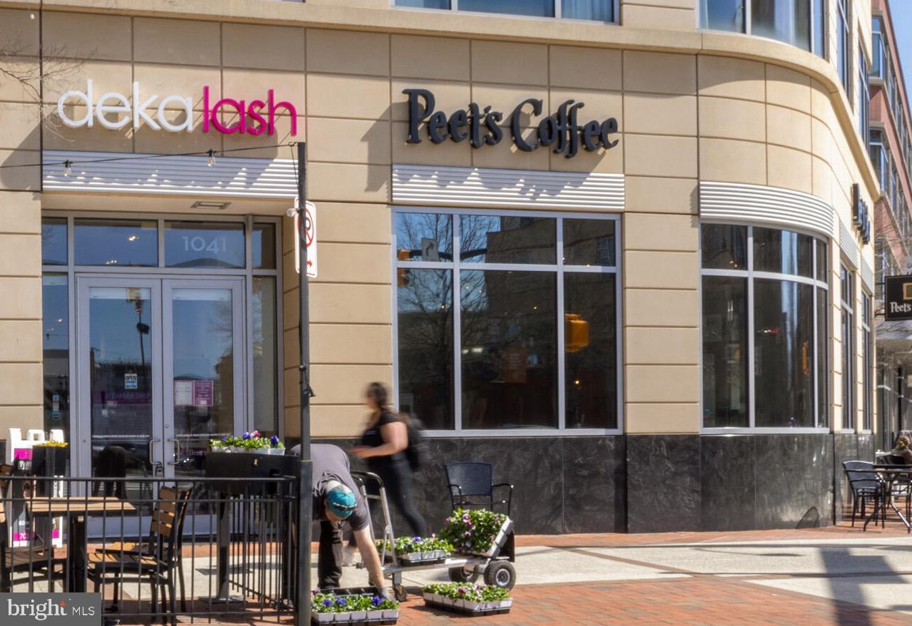 STATION SQUARE - Residential Lease