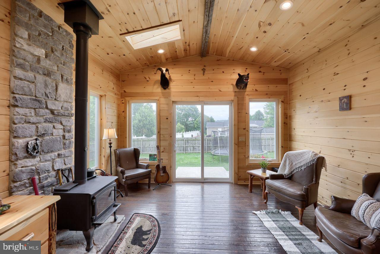 WINDSOR BORO - Residential