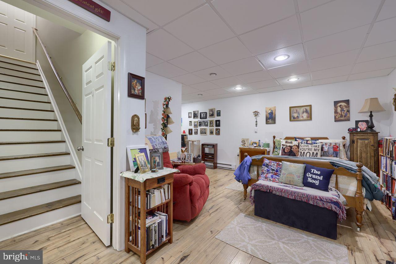 WINDSOR BORO - Residential