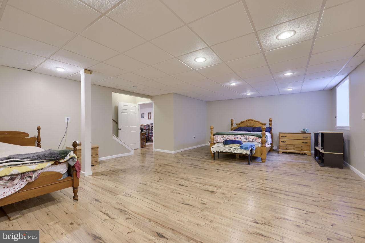 WINDSOR BORO - Residential