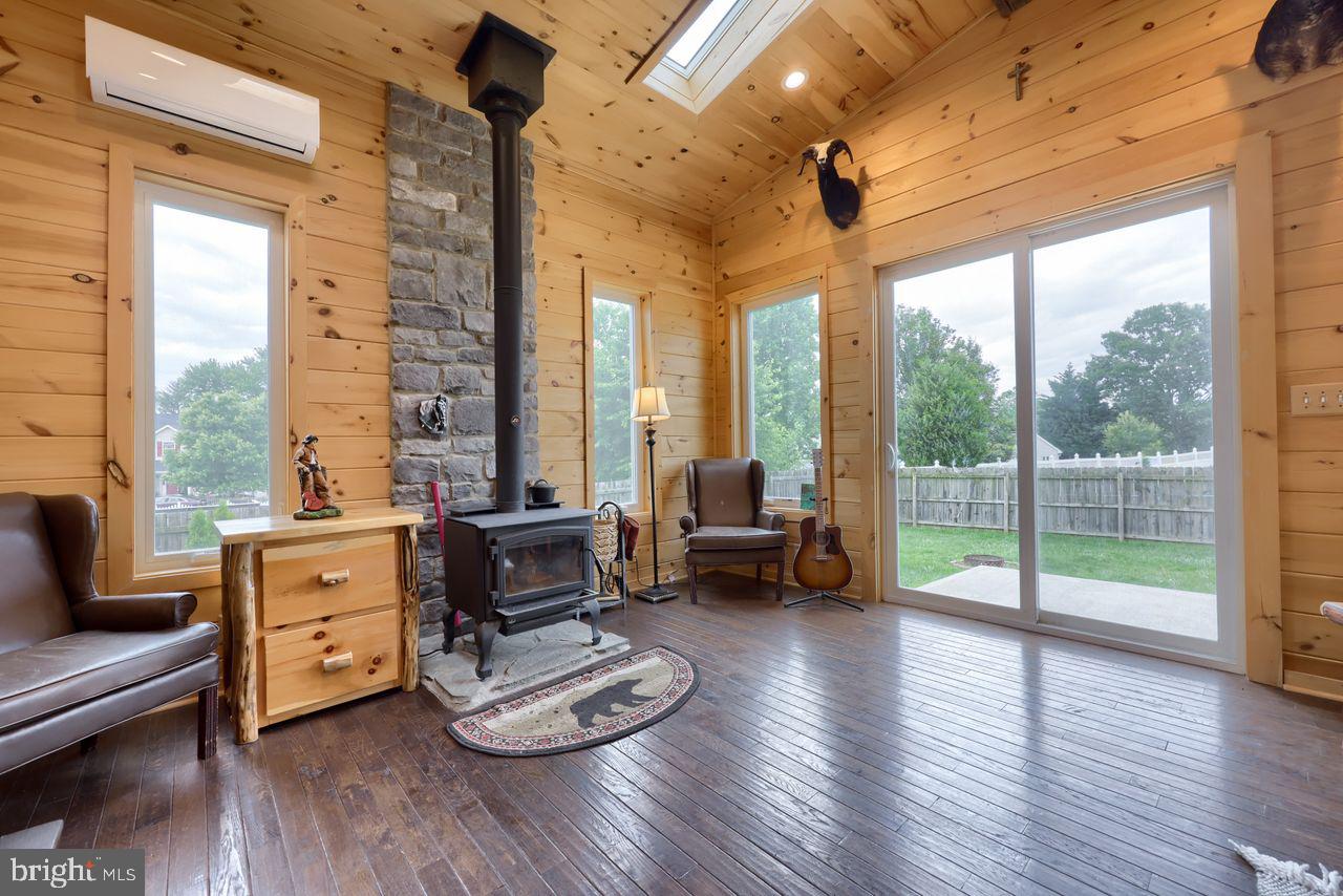 WINDSOR BORO - Residential