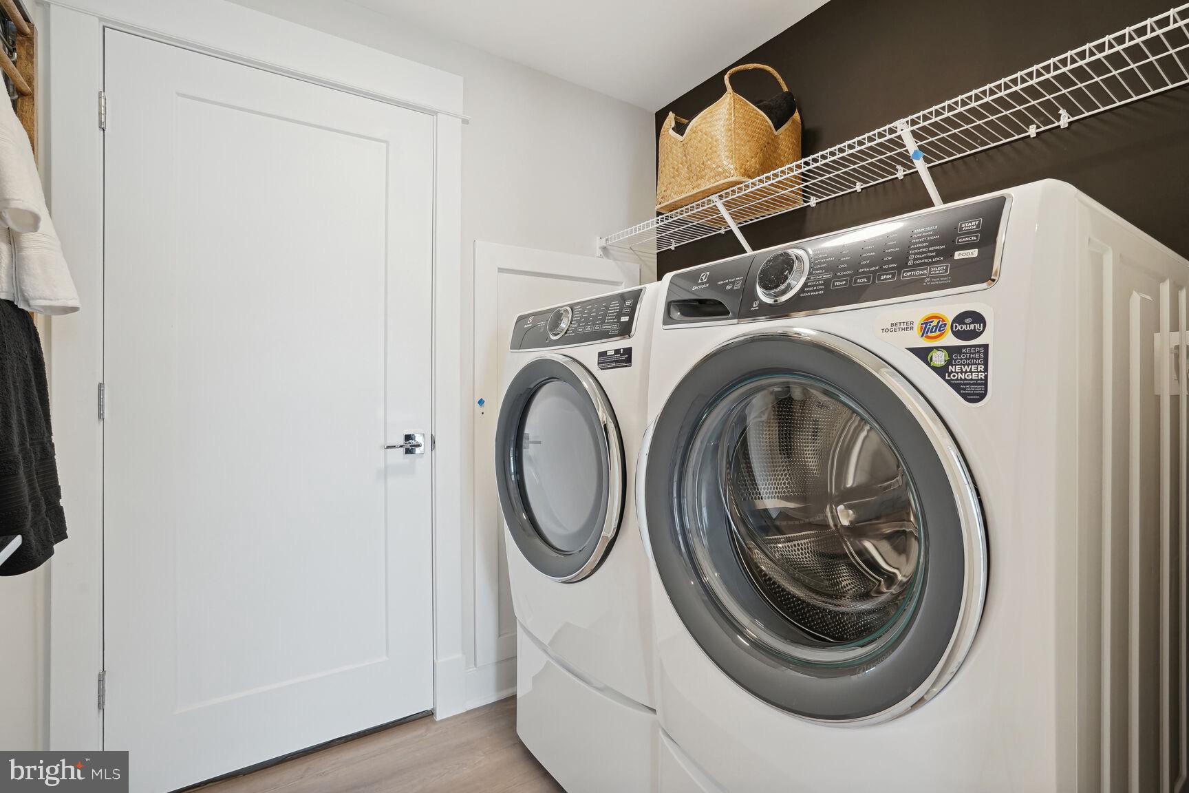 ASHBURN STATION - Residential