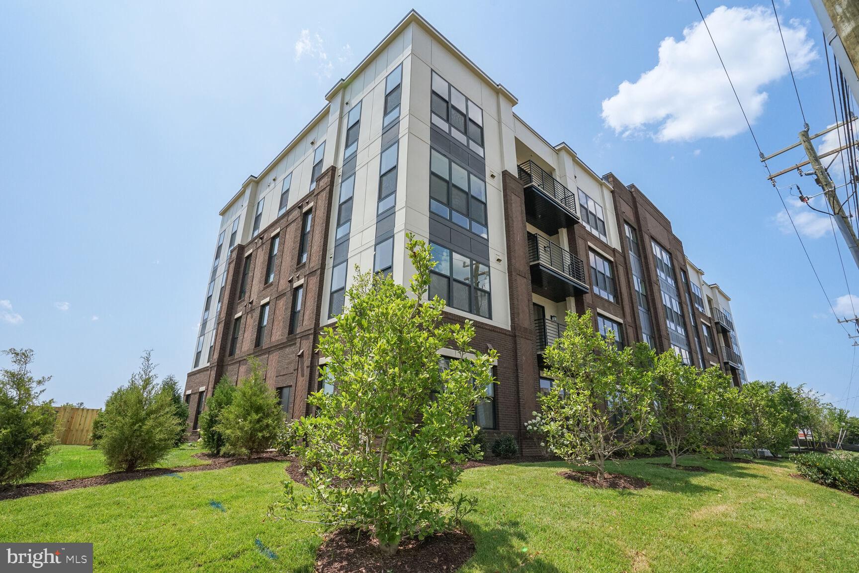 ASHBURN STATION - Residential