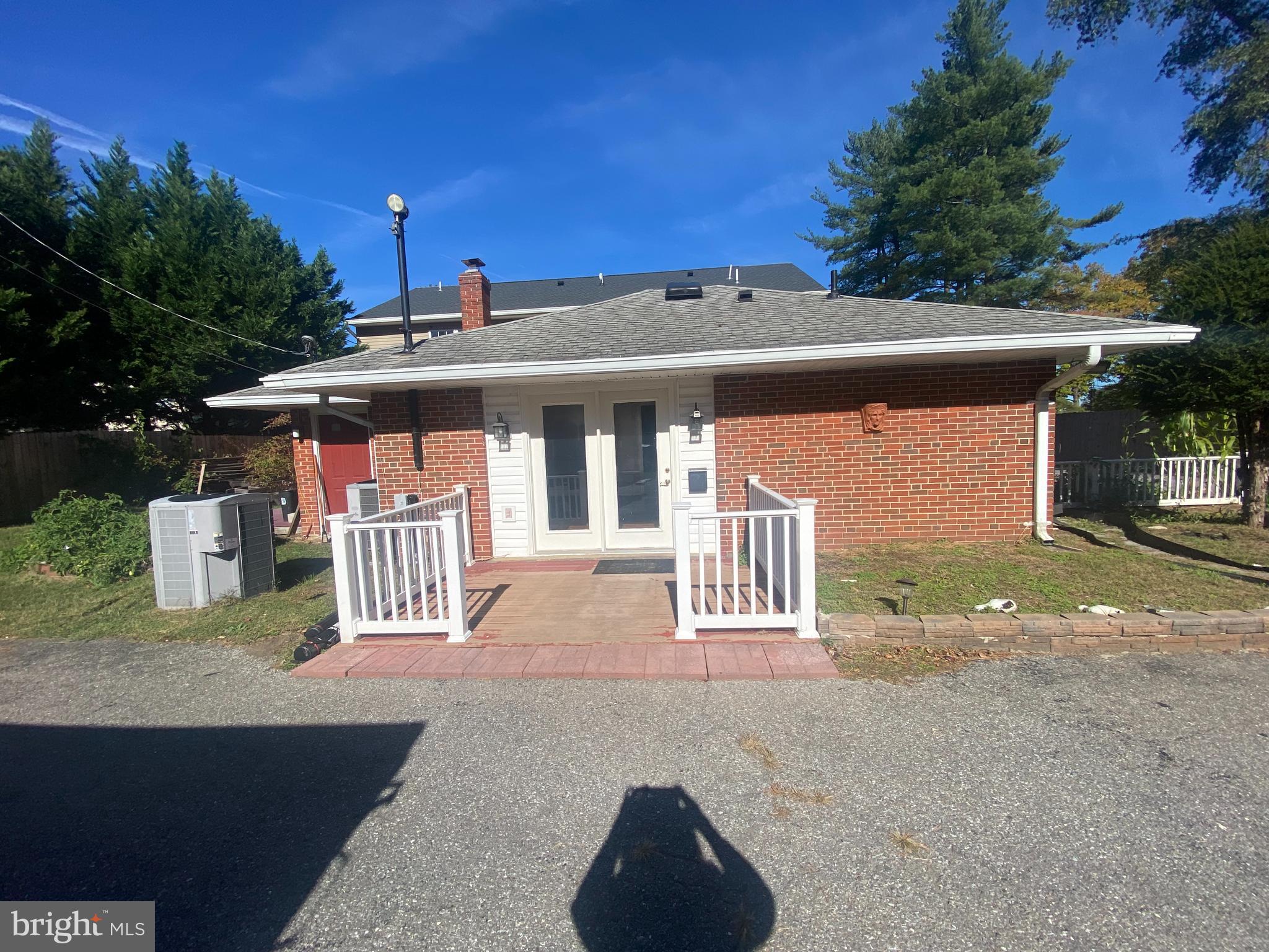 WEST LAUREL - Residential Lease