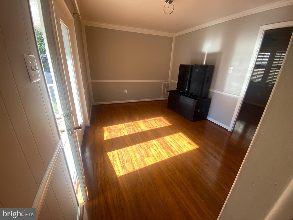 Photo of 7307 Brooklyn Bridge Road, LAUREL, MD 20707 (MLS # MDPG2180266)