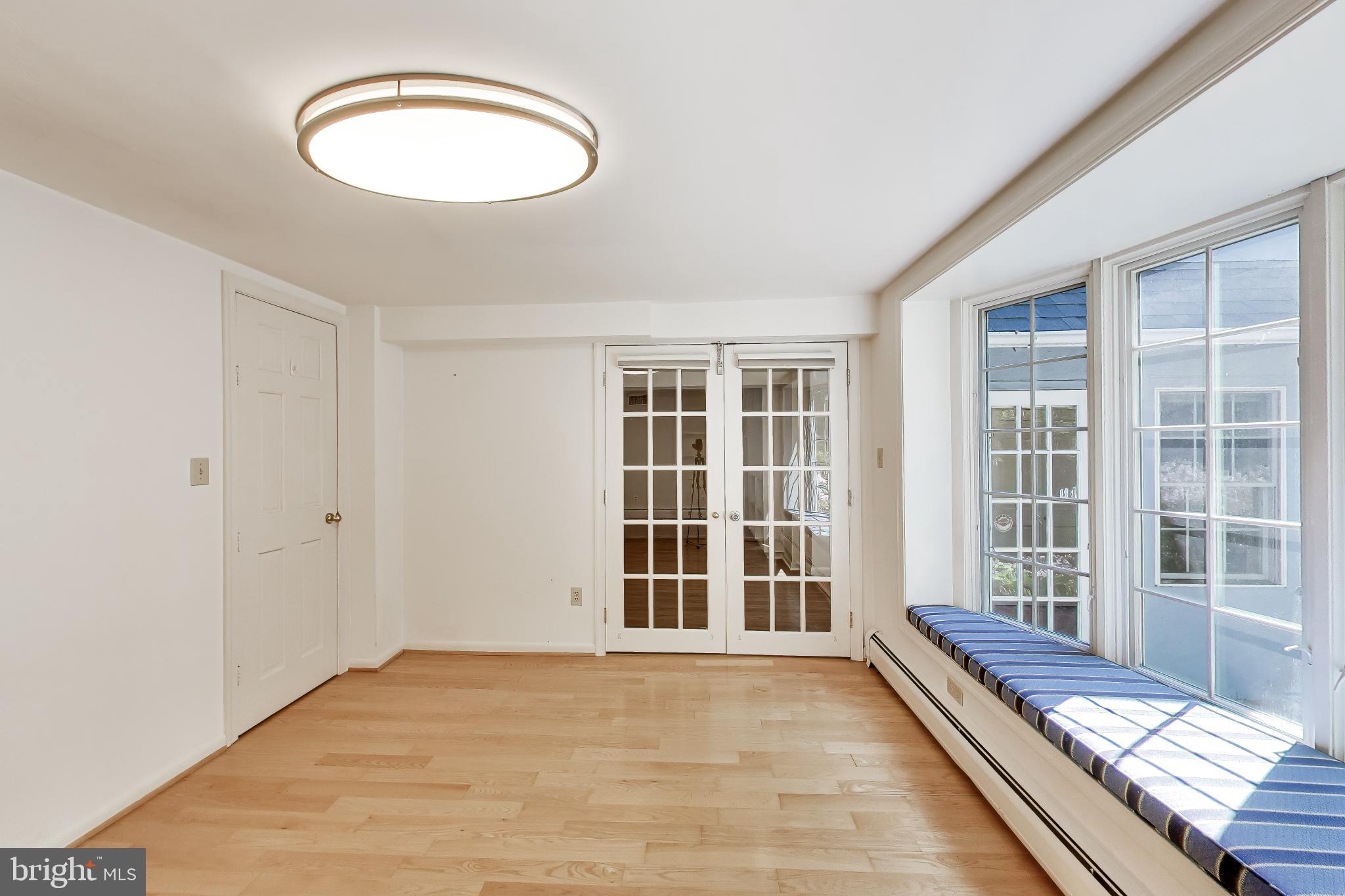 CHEVY CHASE PARK - Residential