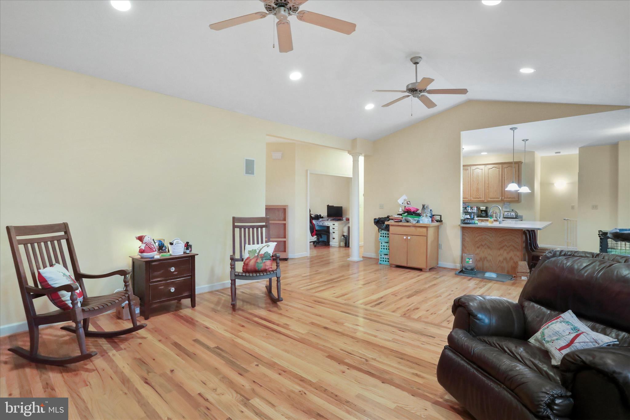 WAKELAND MANOR - Residential