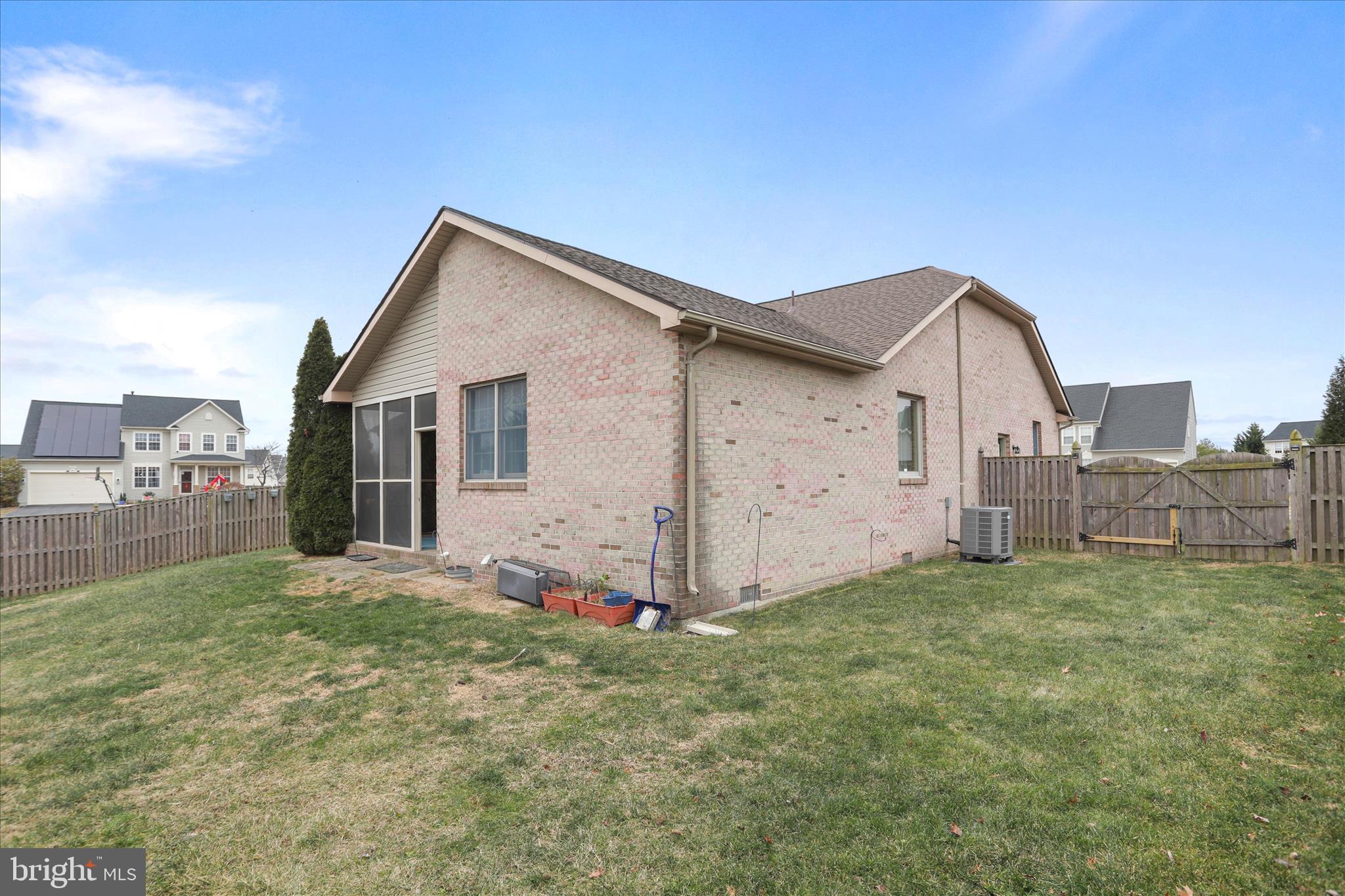 WAKELAND MANOR - Residential