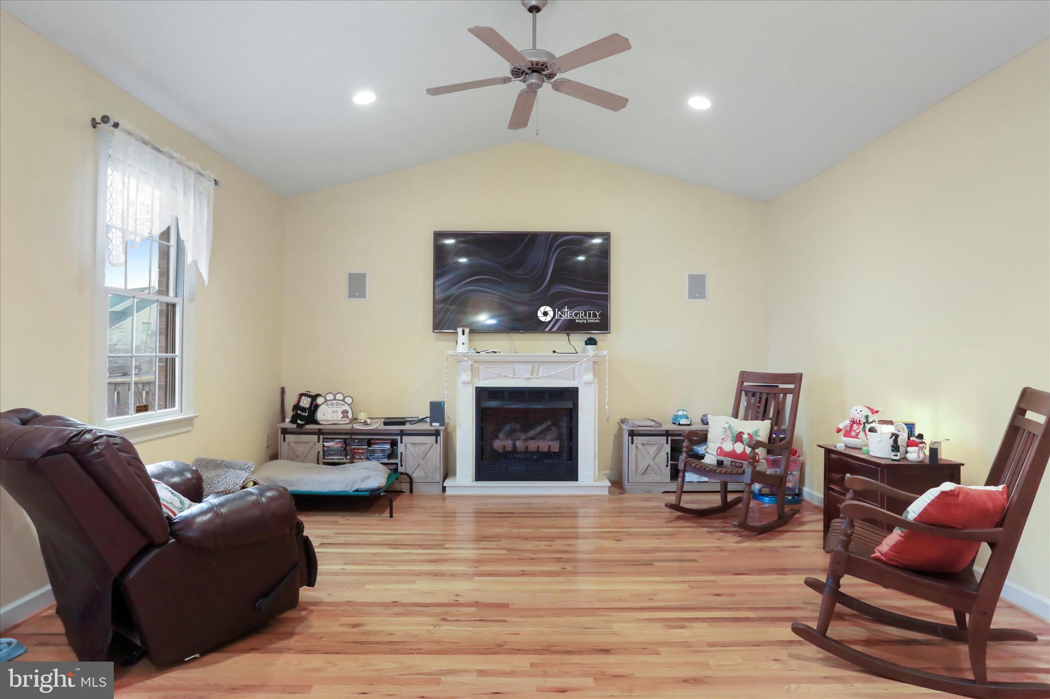 WAKELAND MANOR - Residential