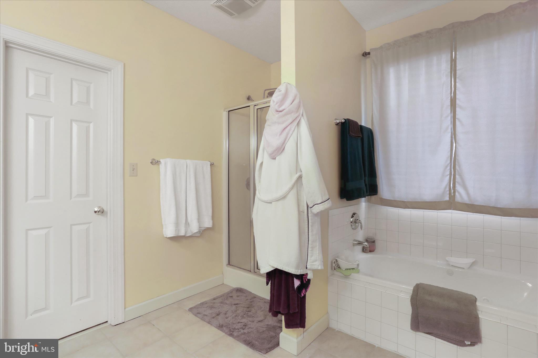 WAKELAND MANOR - Residential